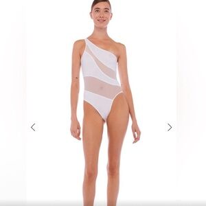 NWT Norma Kamali Snake Mesh Mio Small